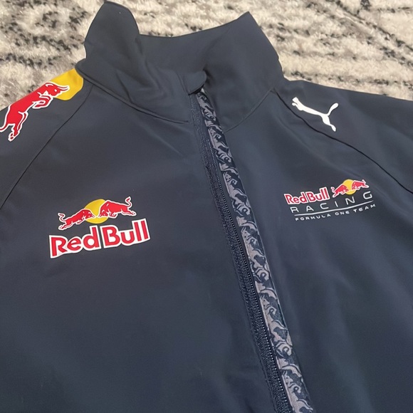 Red Bull Racing Formula 1 Team Hooded All Weather Jacket Puma woman’s M - Picture 3 of 7